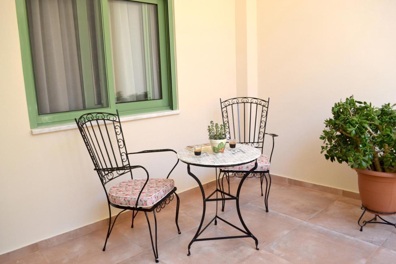 Yannis Guest House Aegina Eksteriør billede